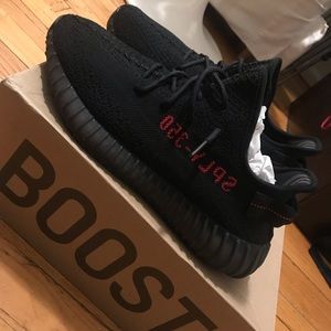 Adidas Yeezy 350 V2 Black Red Size 9 Worn Once